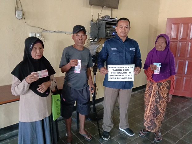 Pembagian BLT DD Tri Wulan II Tahun 2023